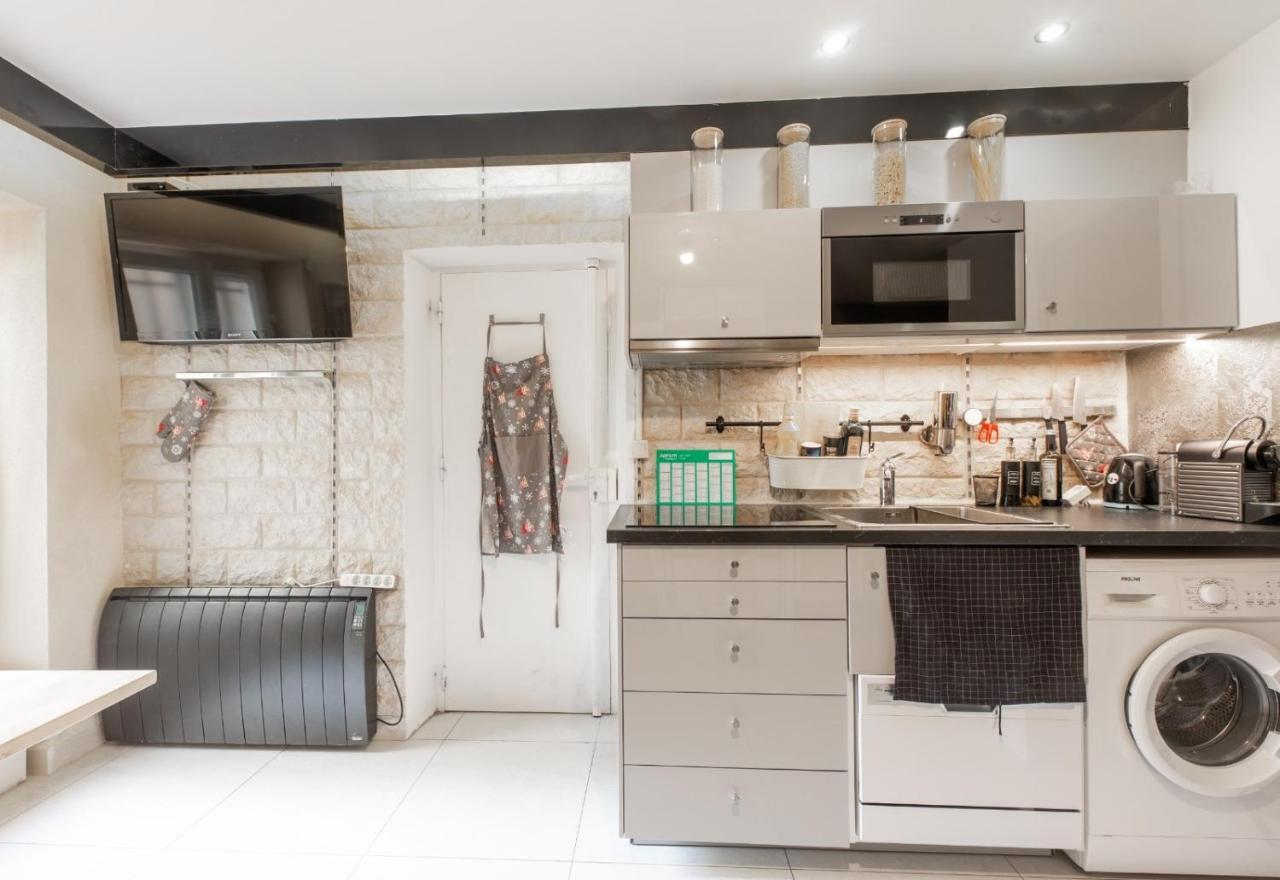 Studio a Paris et désinfection rigoureux du logis Esterno foto