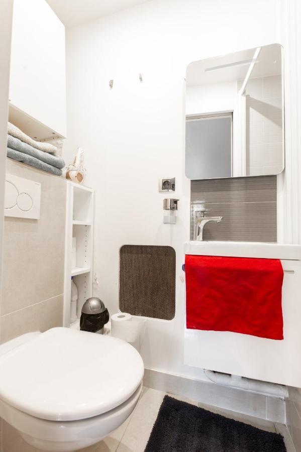 Studio a Paris et désinfection rigoureux du logis Esterno foto